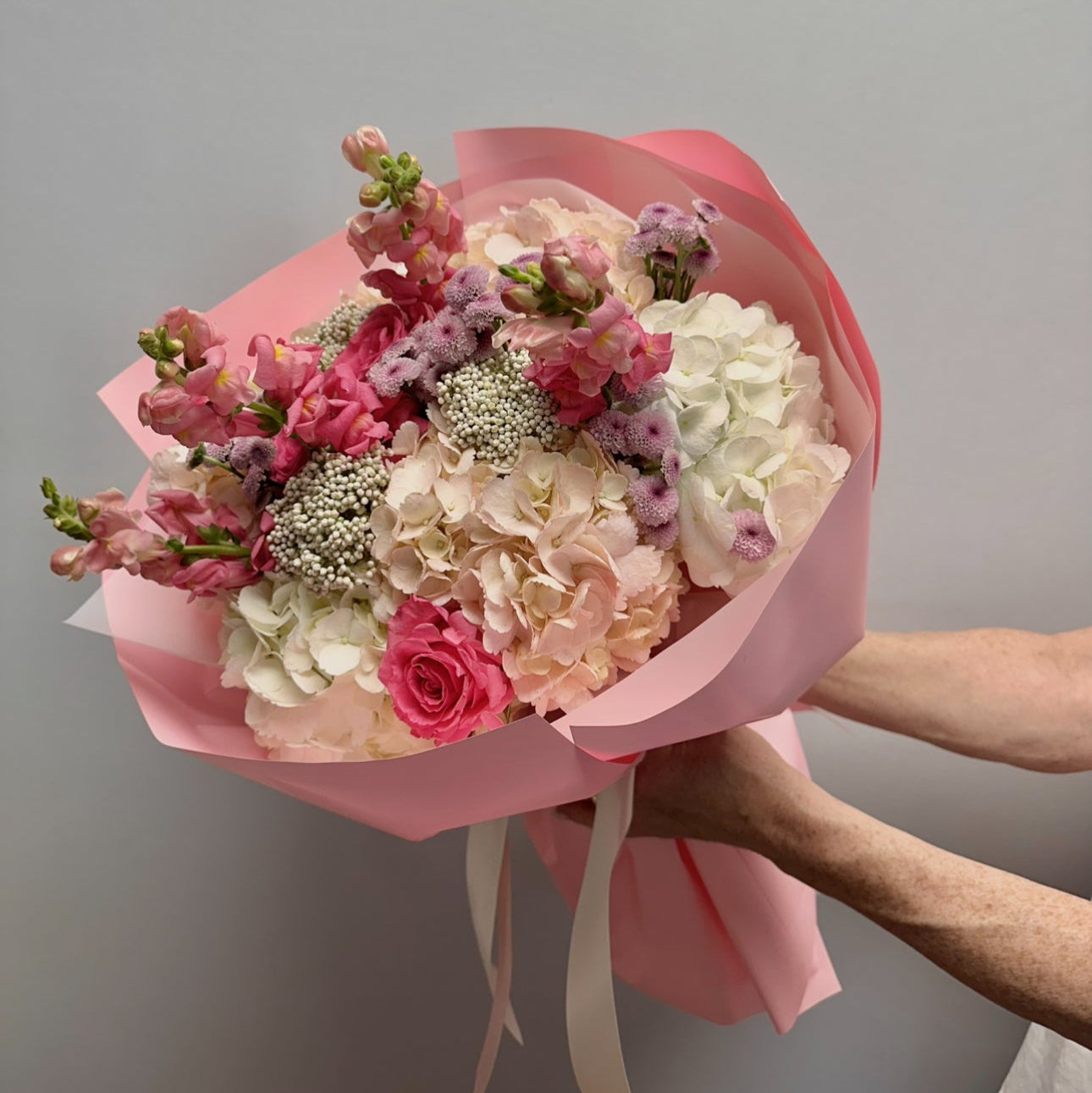 "Dear Mom" bouquet - fuchsia